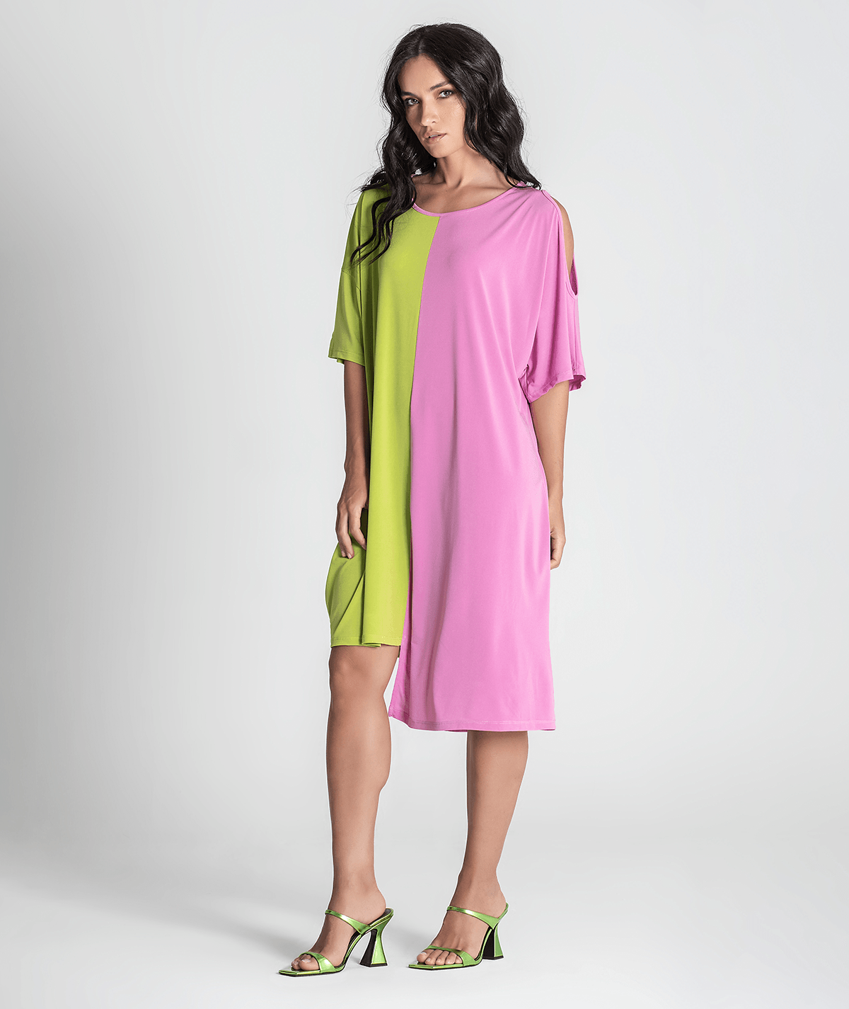 RÜGA two-tone round neckline dress