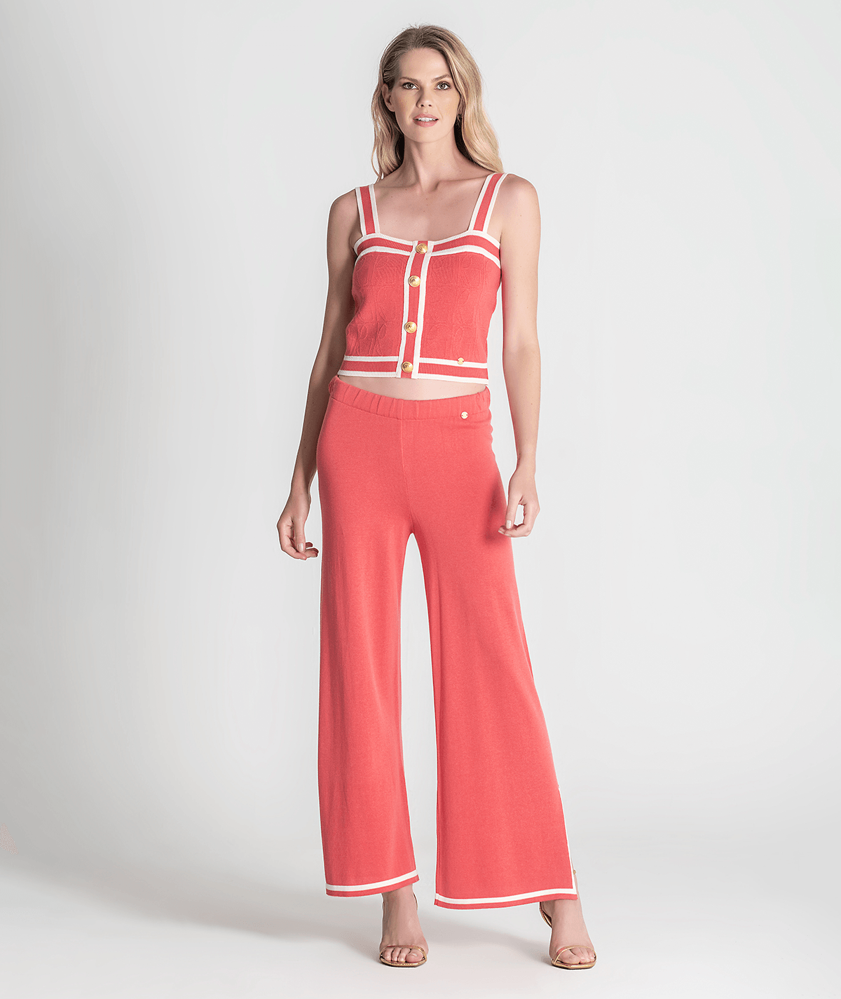 Trousers with contrasting bottoms