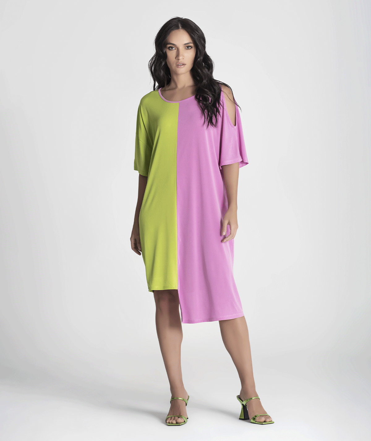 RÜGA two-tone round neckline dress