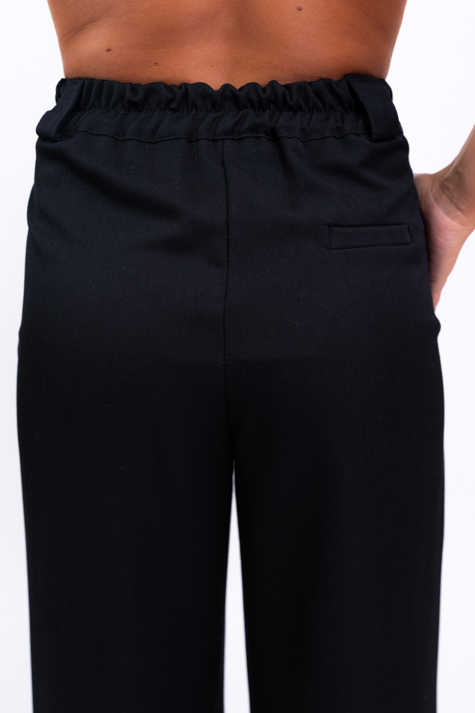 Pantalones de pierna ancha y corte recto