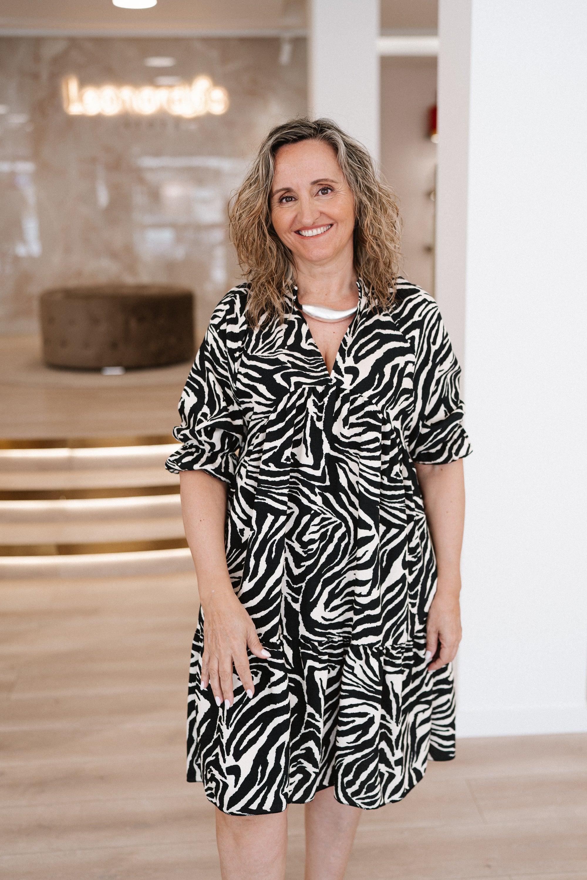 Vestido Curto com Barra