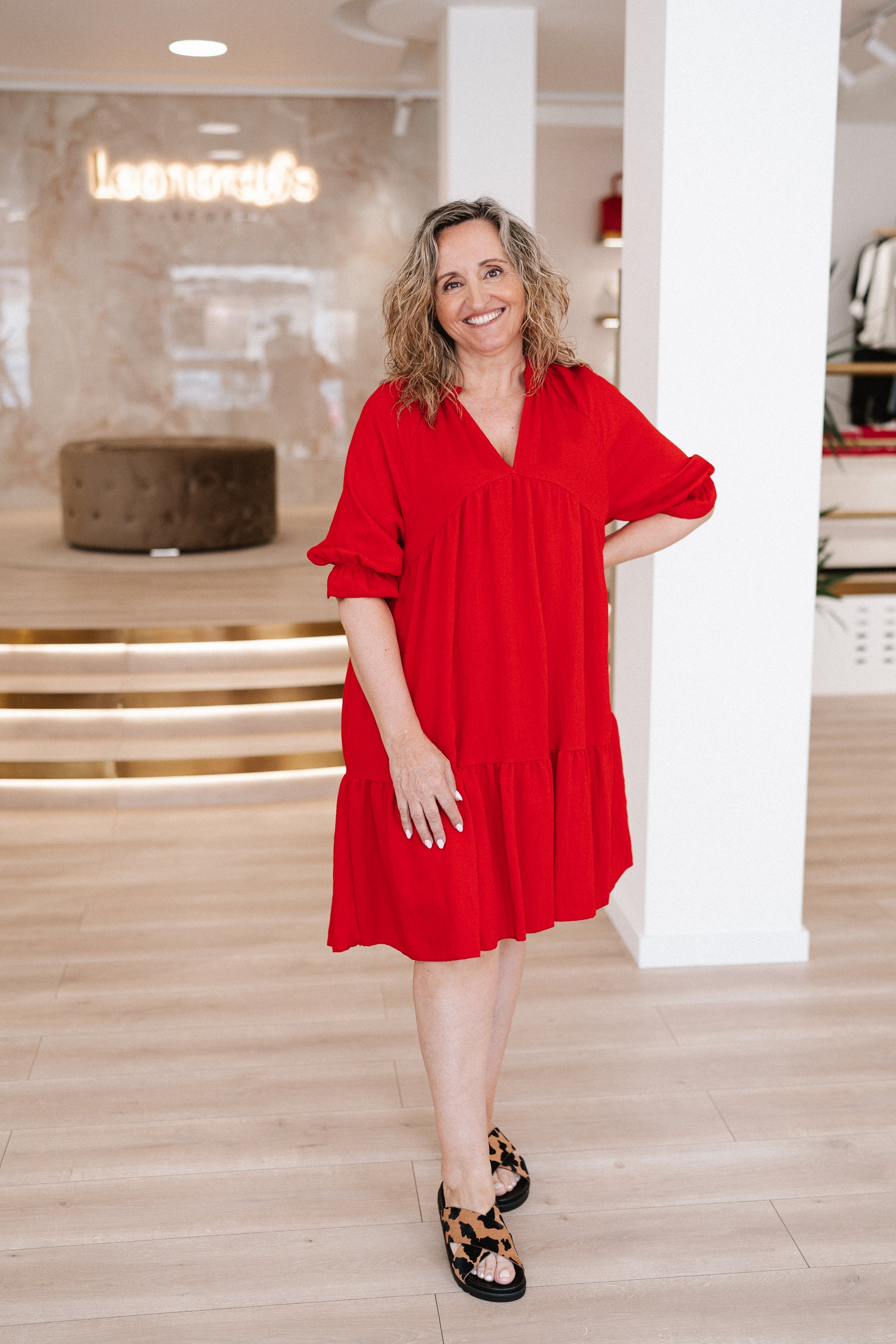 Vestido Curto com Barra