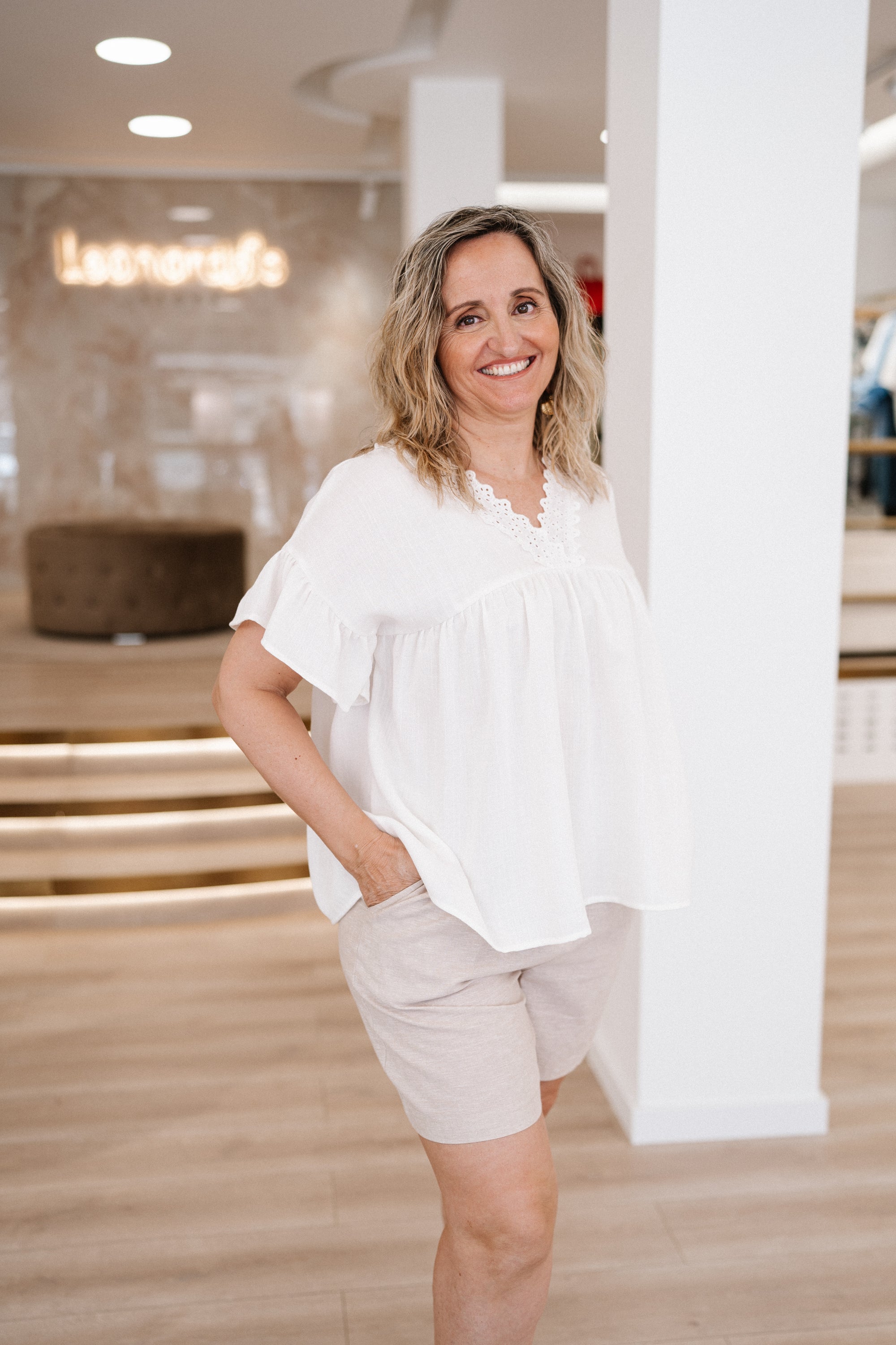 Blusa Alinhada Com Bordado Inglês