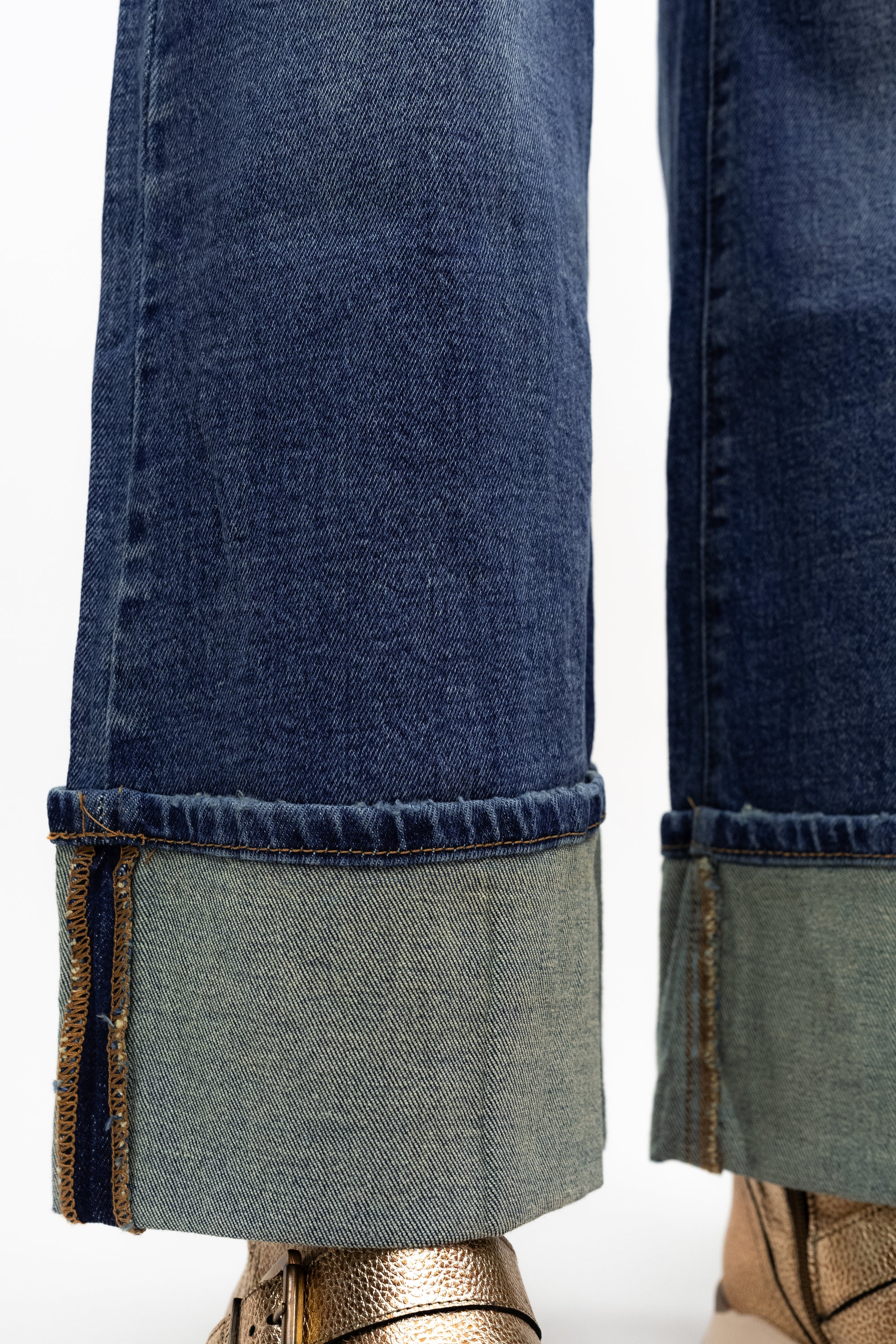 Jeans with Folded Finish
