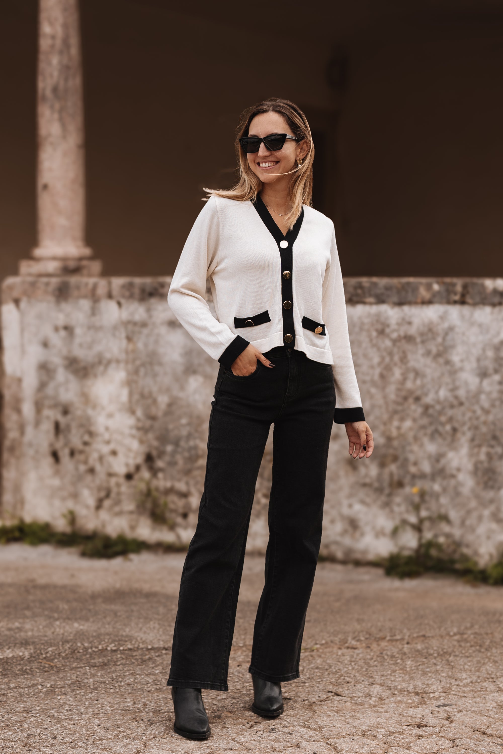 Short contrast coat