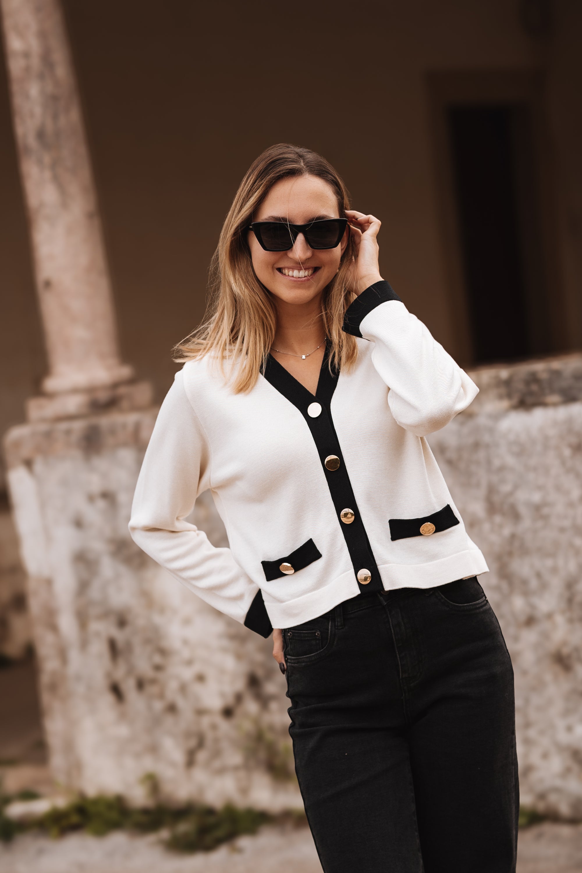 Short contrast coat