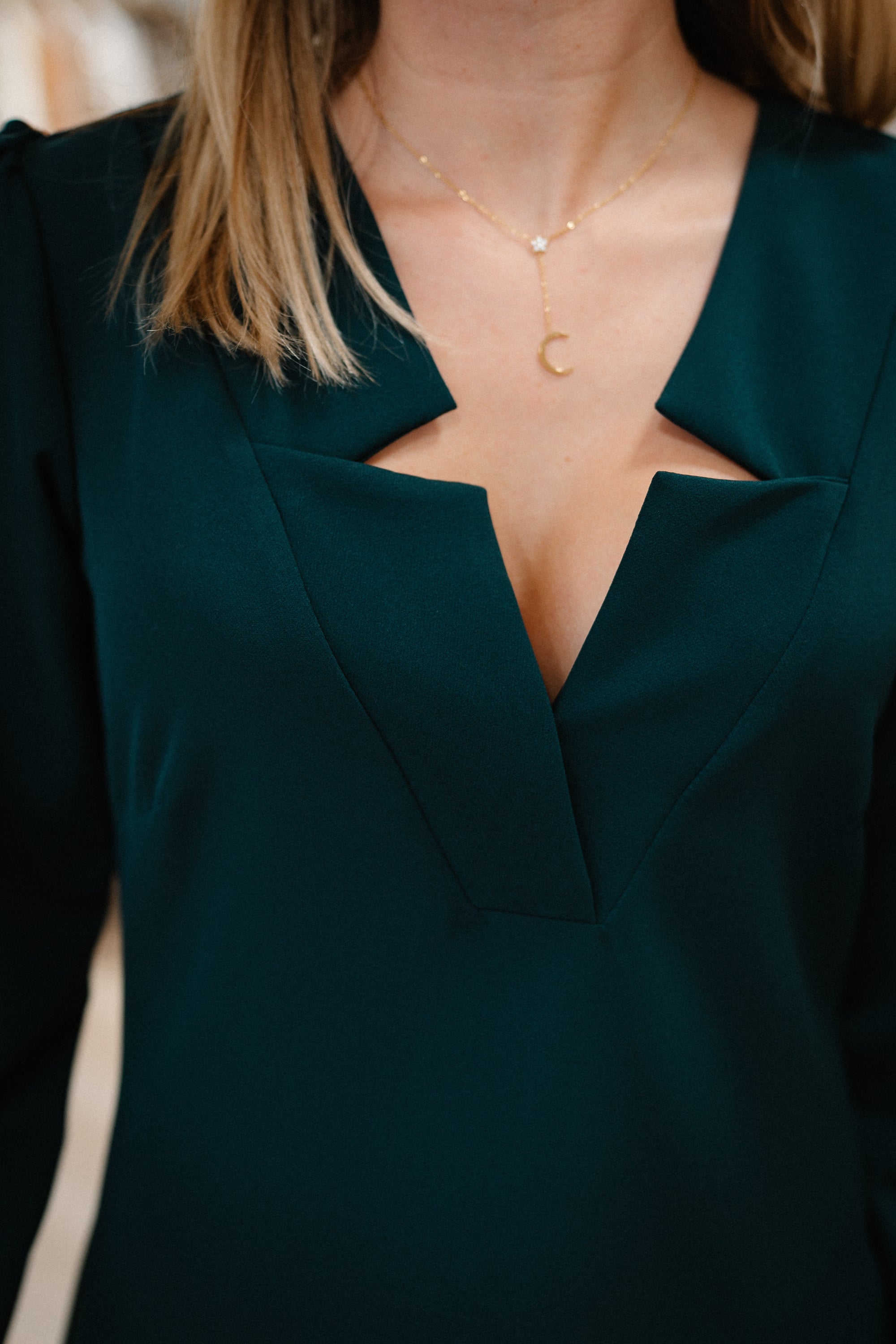 Vestido LS exclusivo con escote de estrella