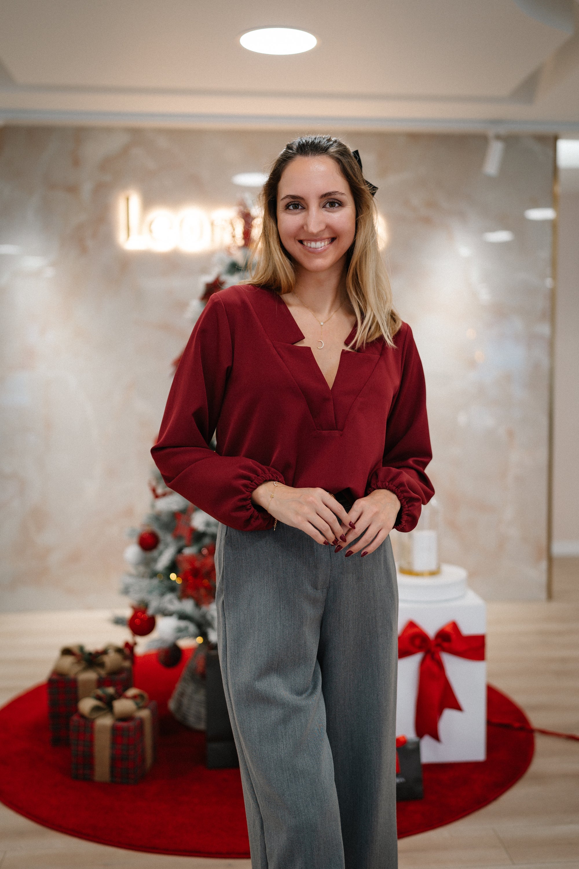 Blusa LS exclusiva con escote de estrella