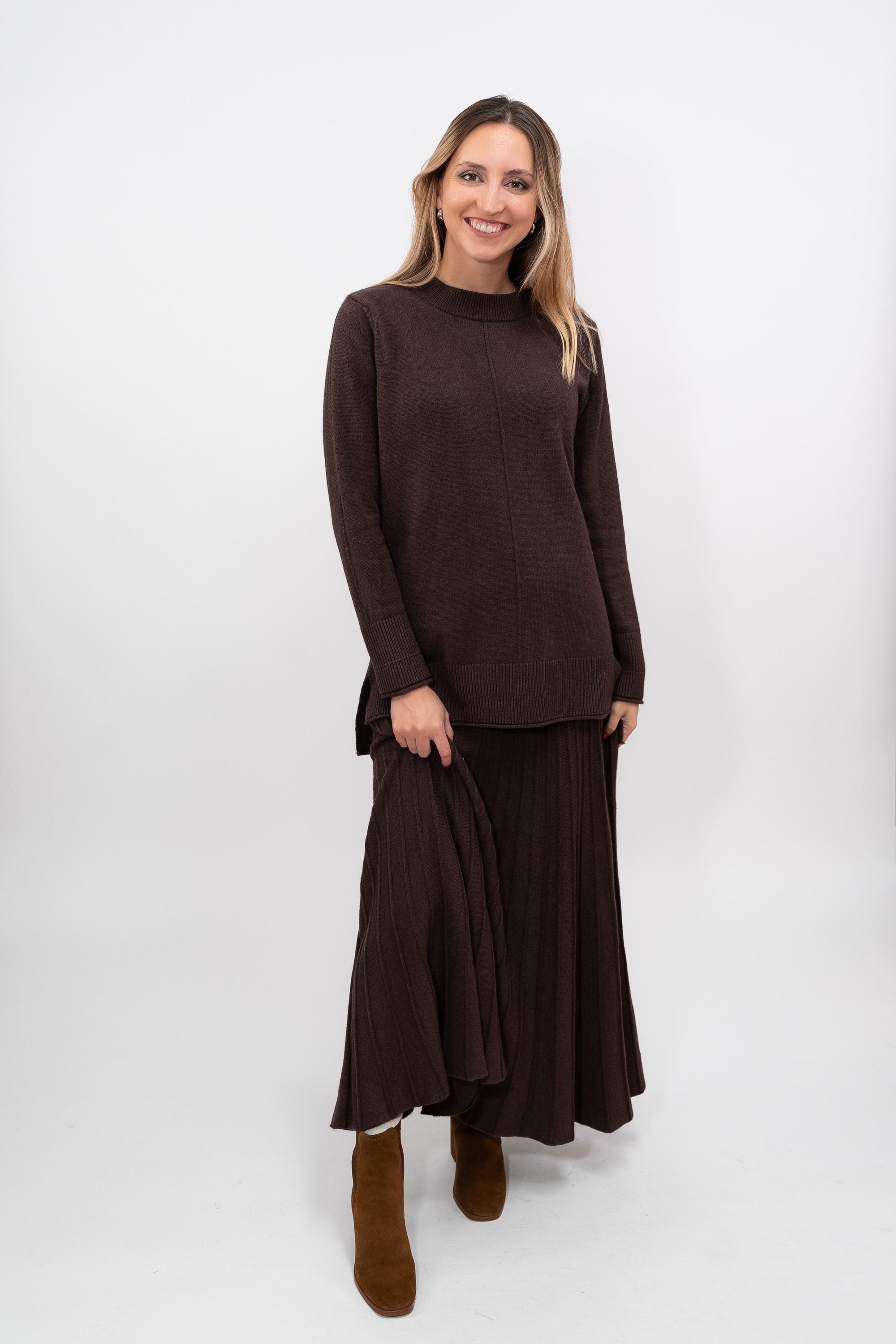 Conjunto Camisola + Saia de Malha