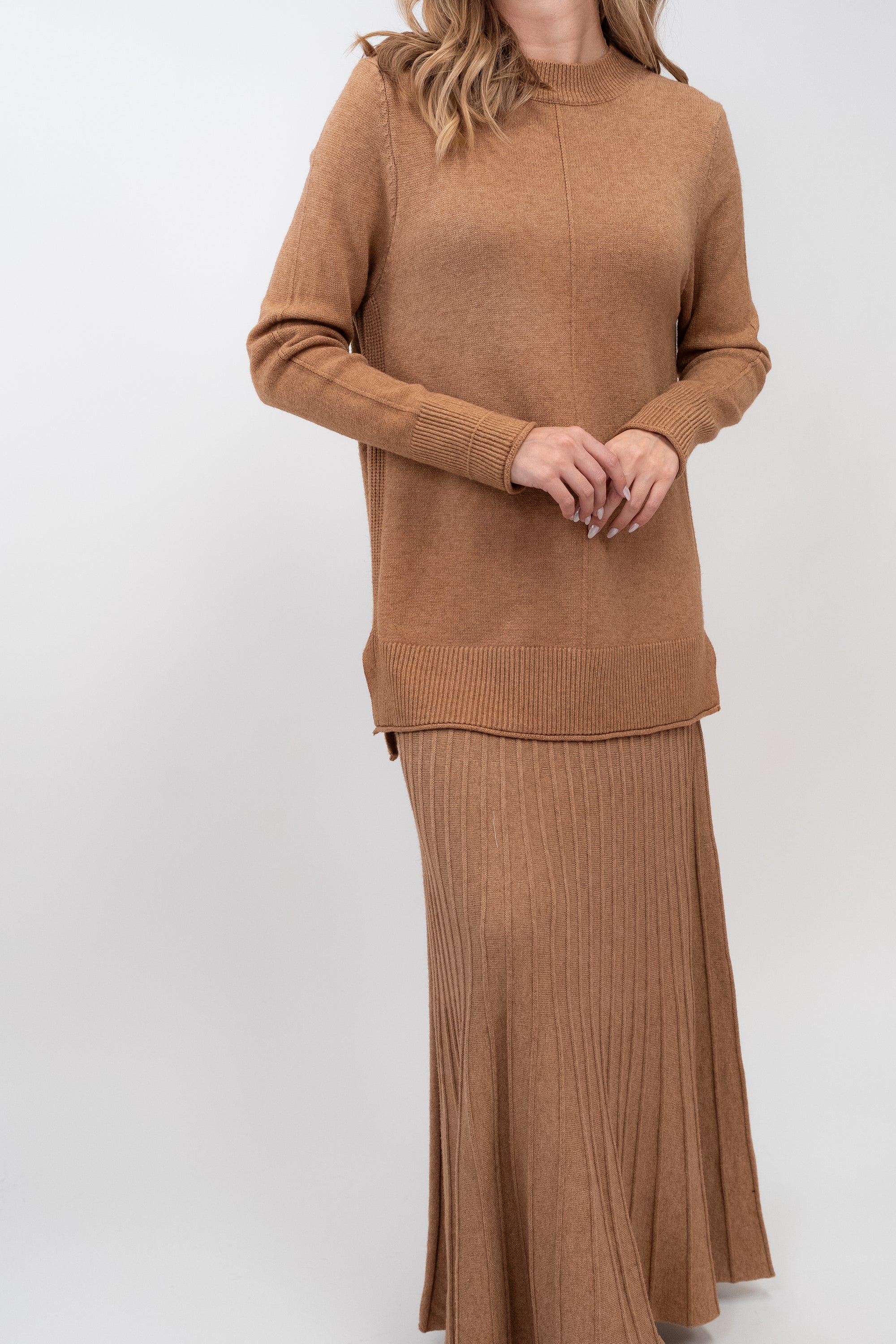 Conjunto Camisola + Saia de Malha