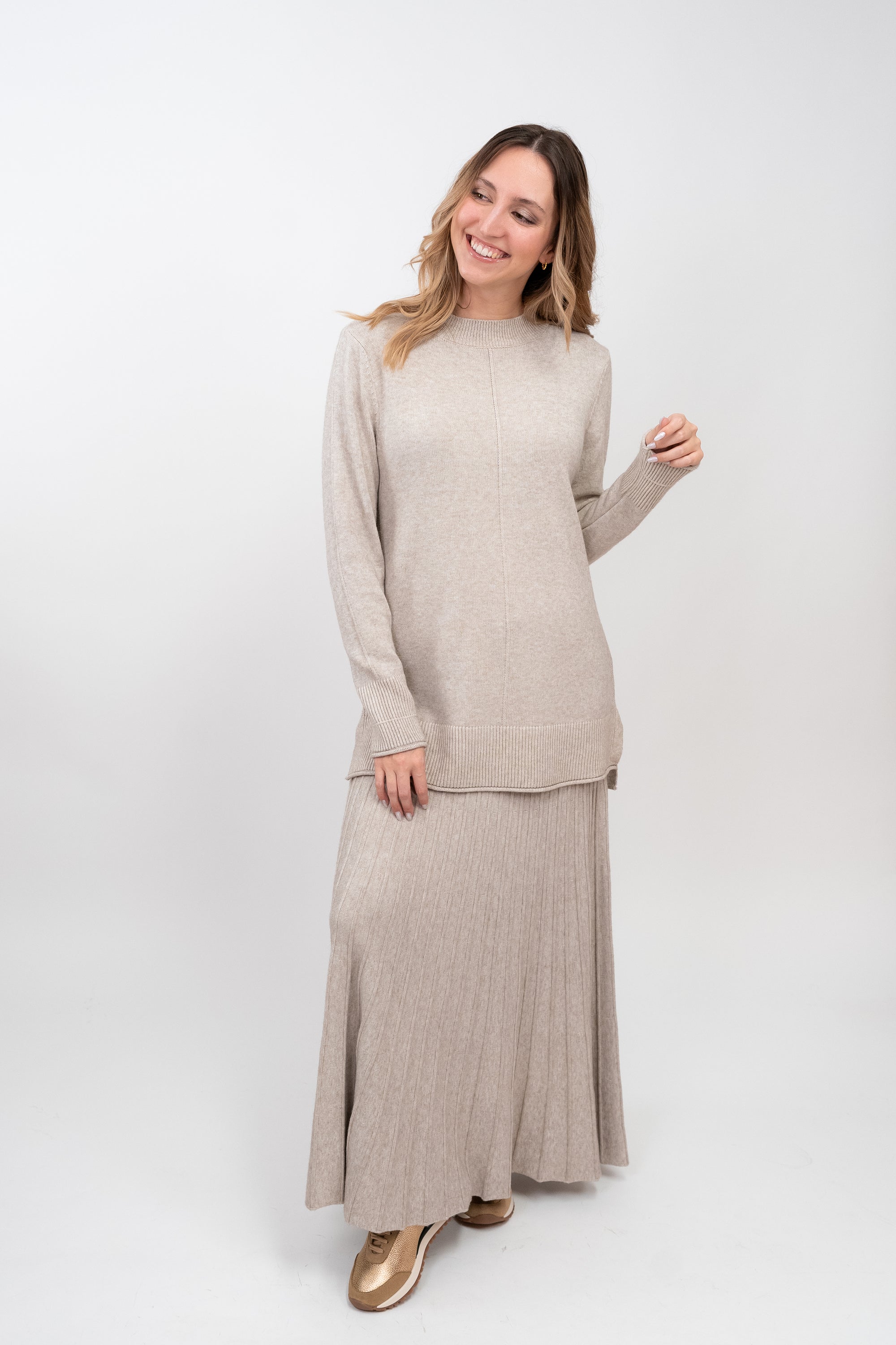 Conjunto Camisola + Saia de Malha