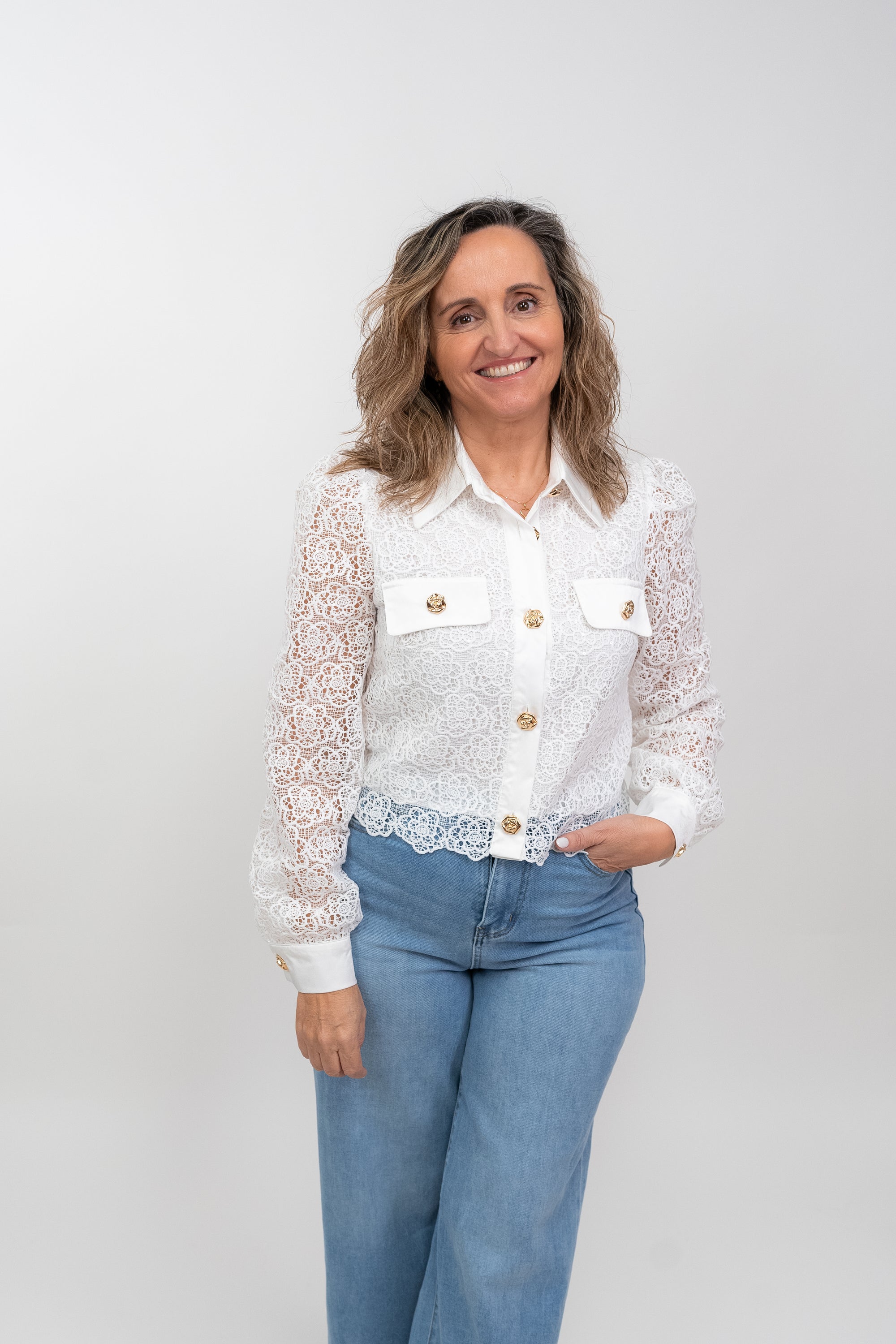Camisa Rendada com Lantejoulas