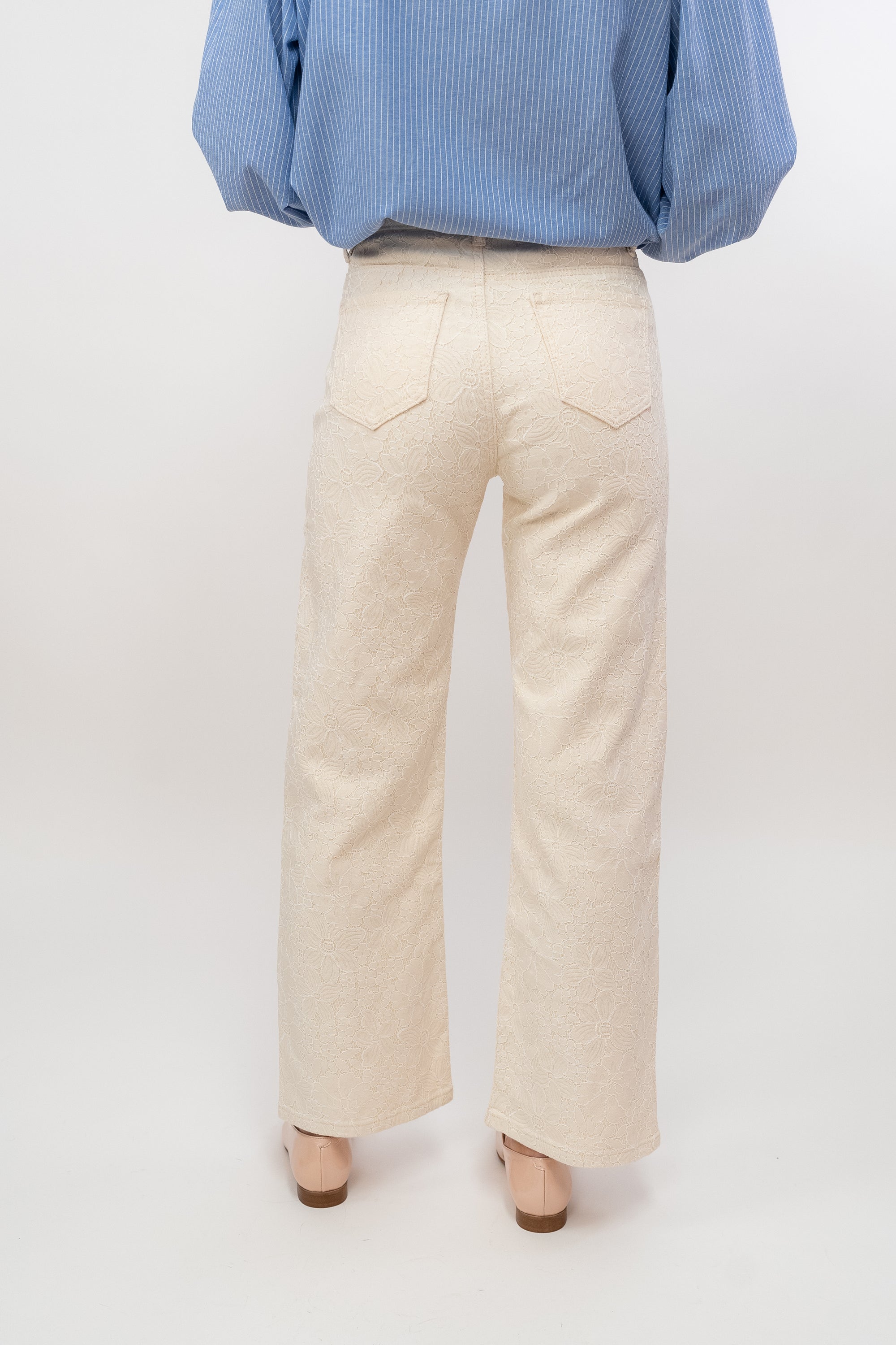 Pantalón de corte recto con encaje