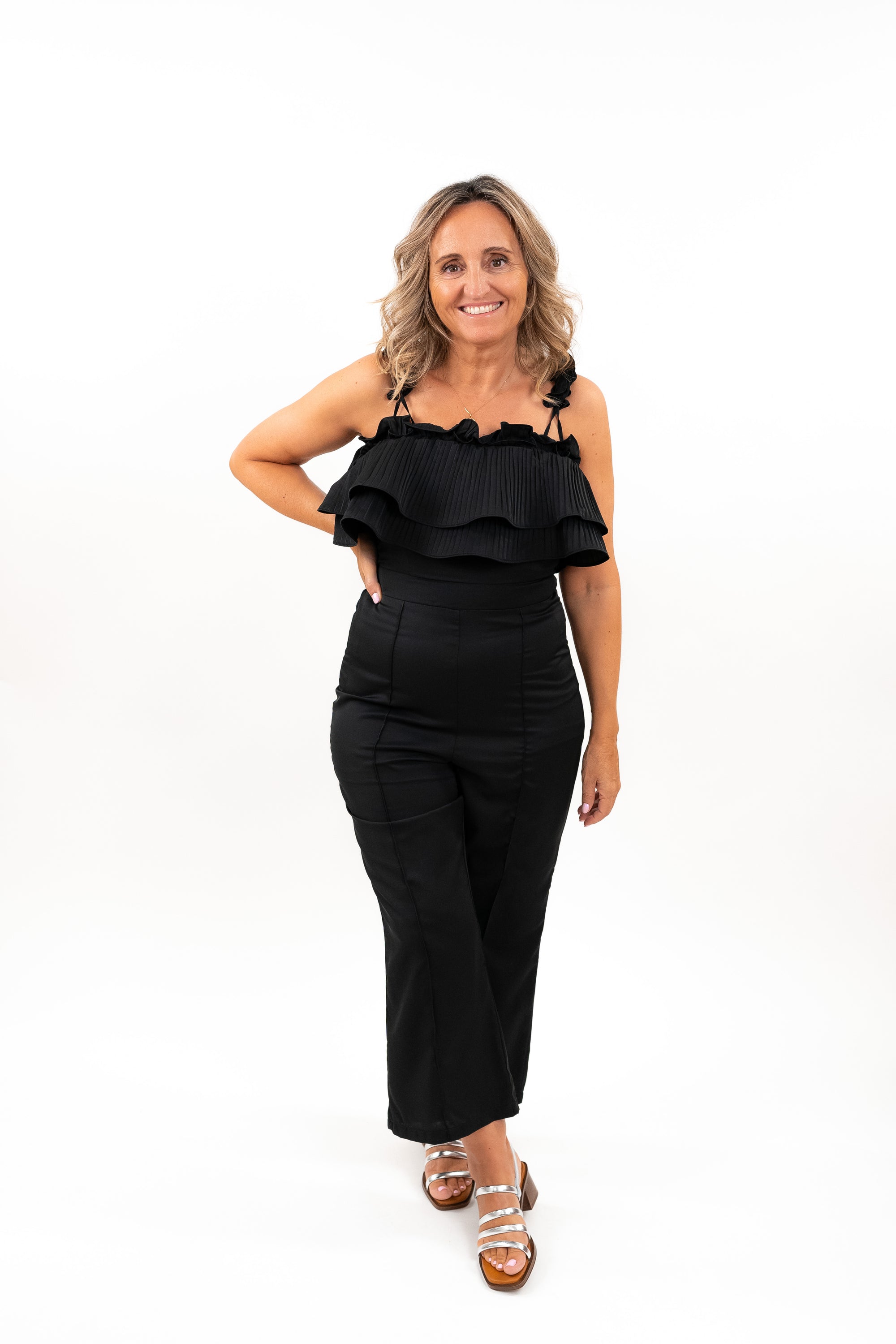Macacão Elegante com Folhos