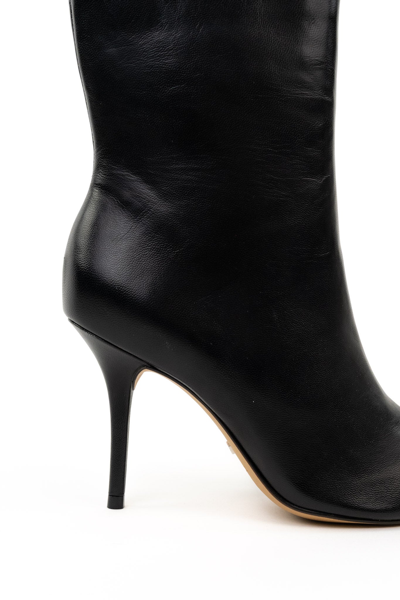 Bota em Pele com Salto Alto