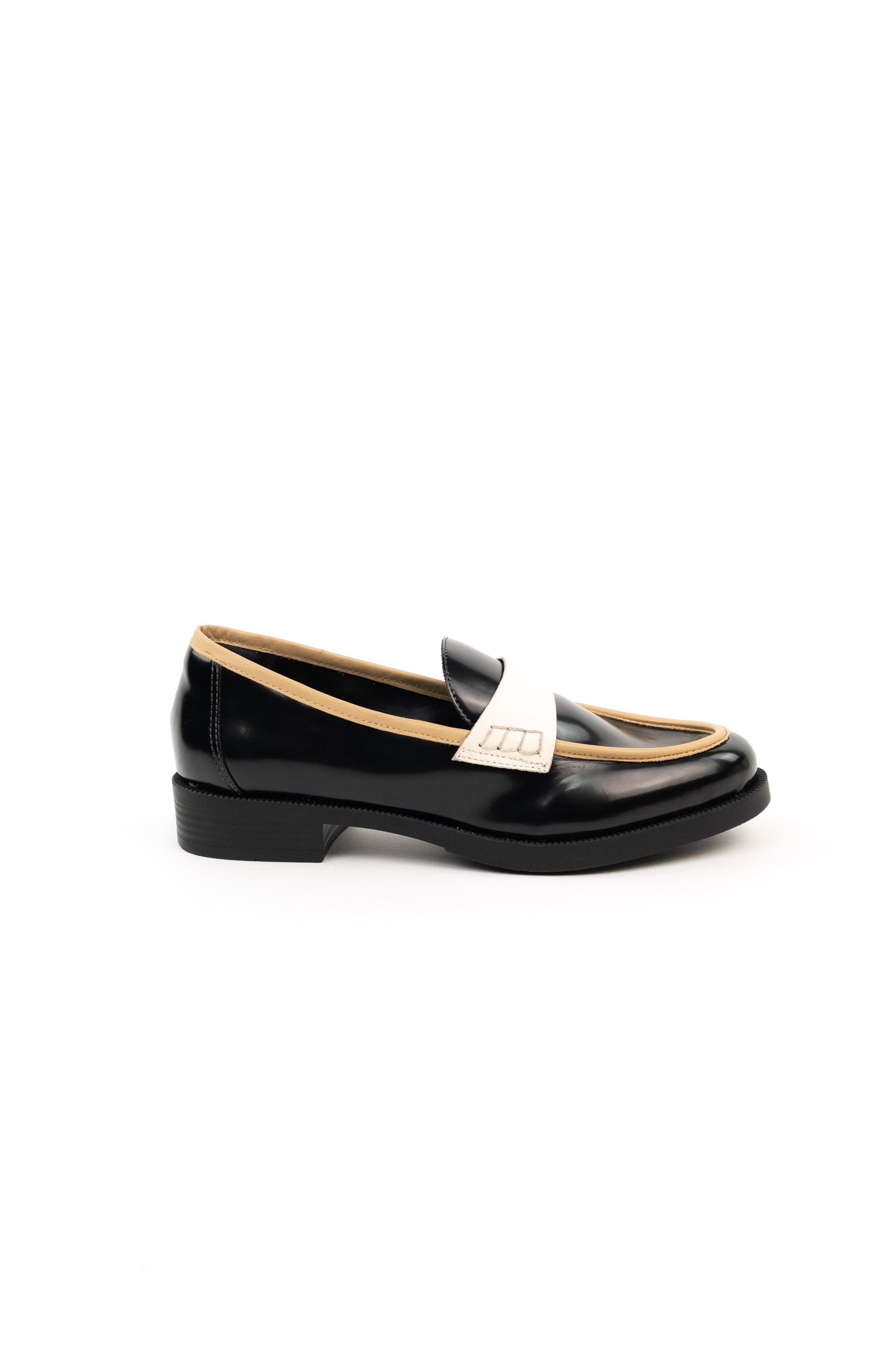 Mocassim em Pele com Contraste