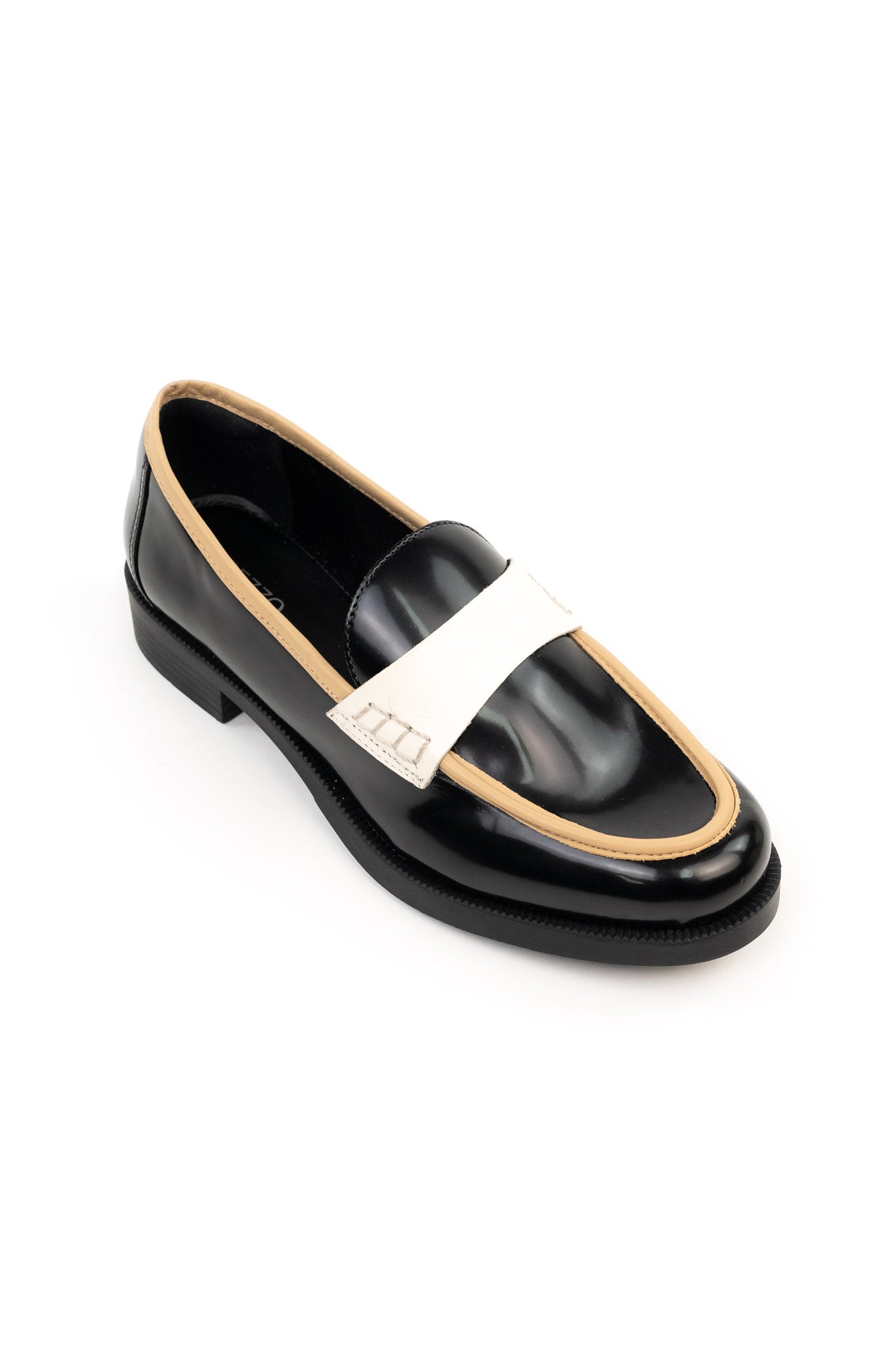 Mocassim em Pele com Contraste