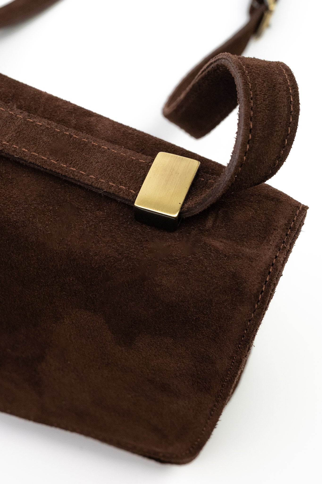 Mala Pequena em Pele