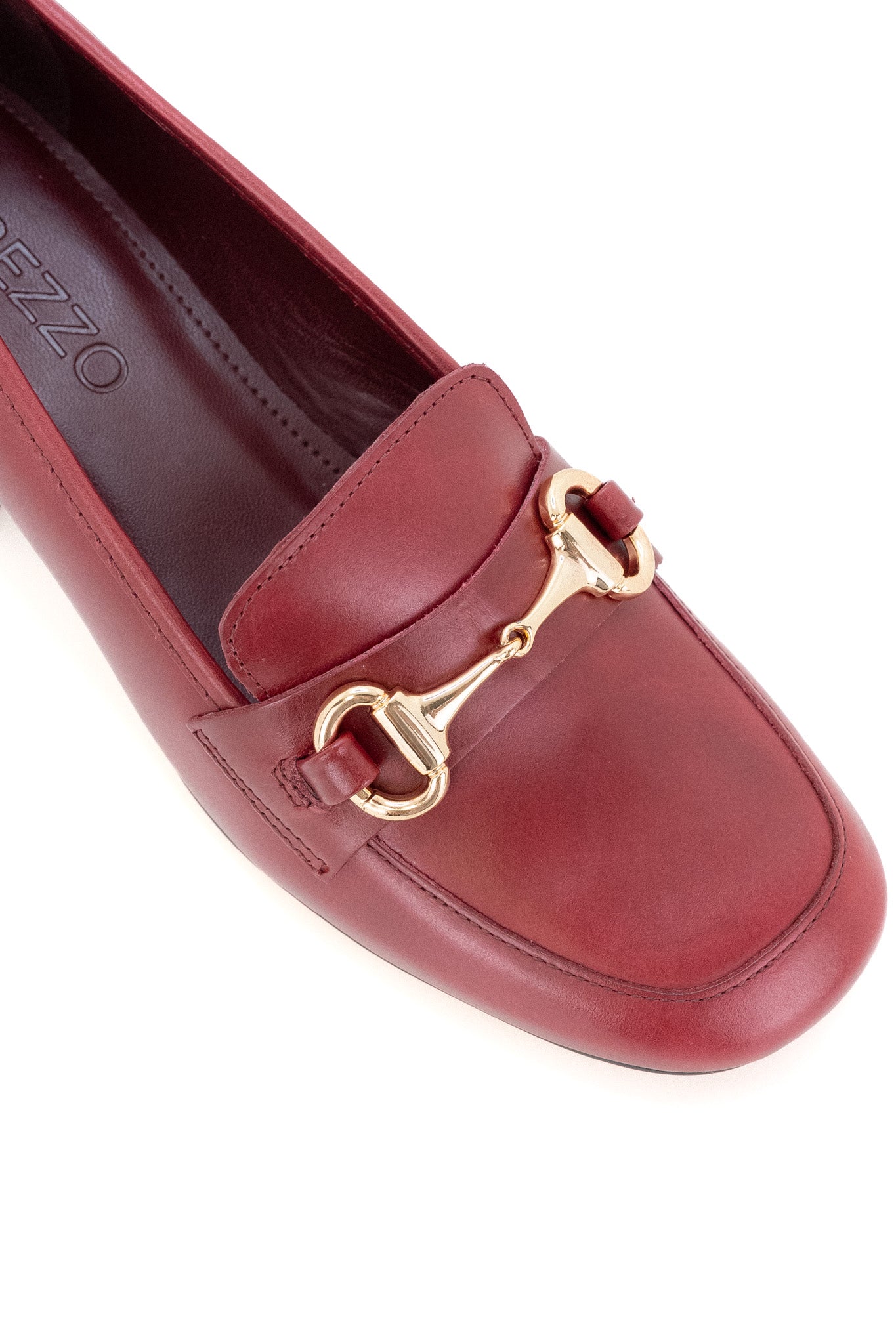 Mocassim em Pele com Salto Medio