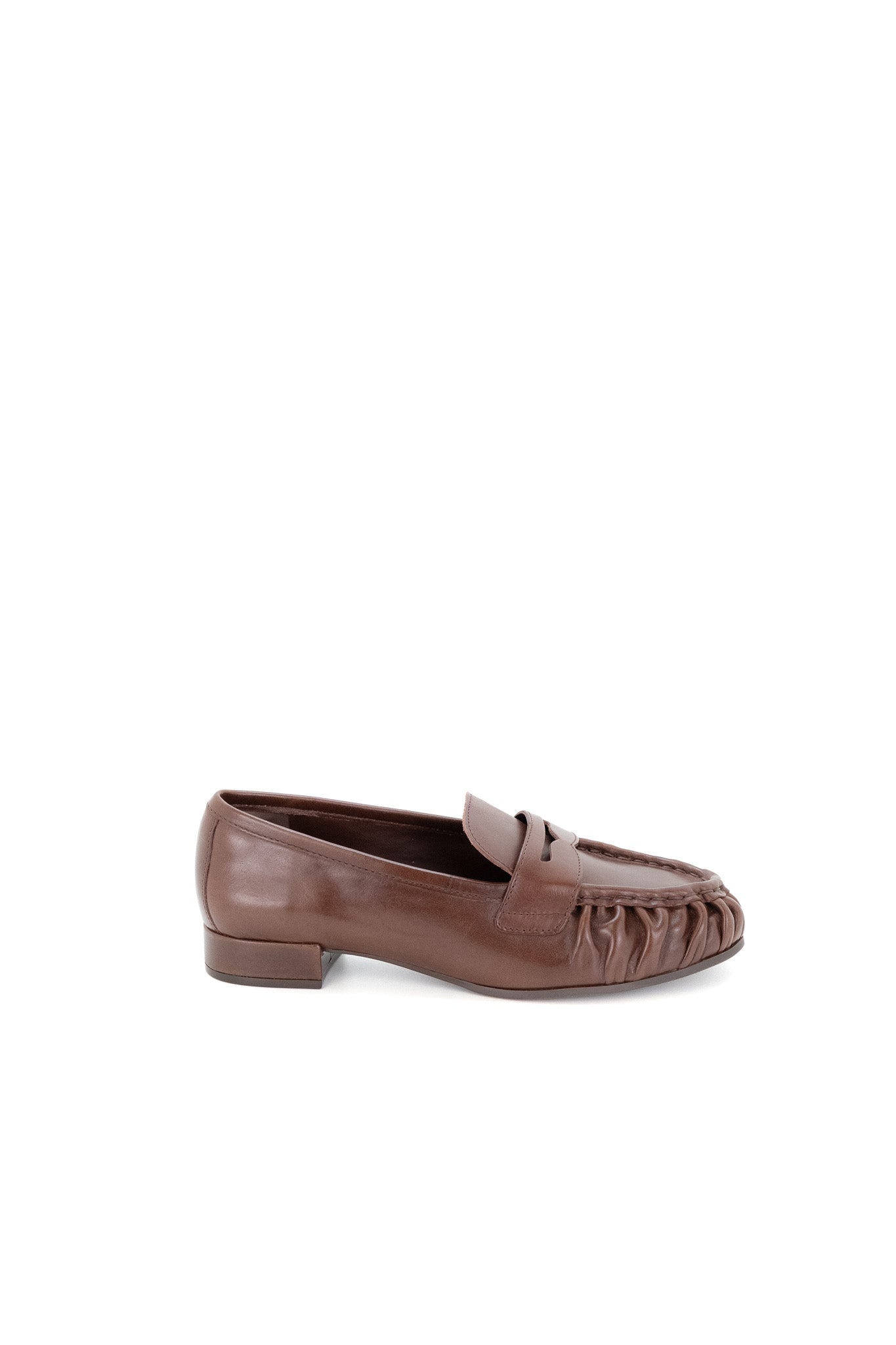 Mocassim em Pele com Salto Baixo